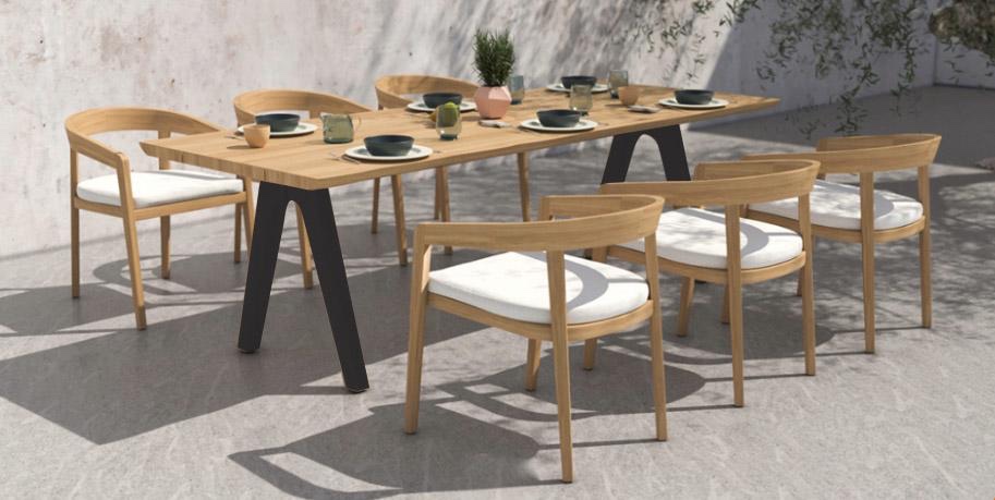 The Benefits and Applications of Teak Wood